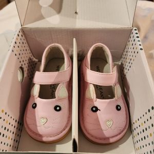 Wee squeak kitty shoe euc